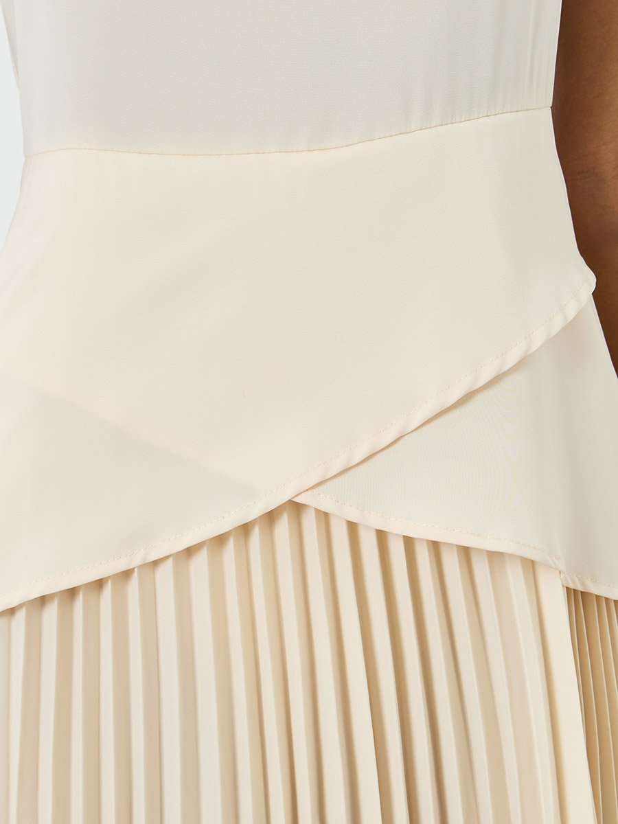 Women Solid Sleeveless Pleated Detail Midi Dress