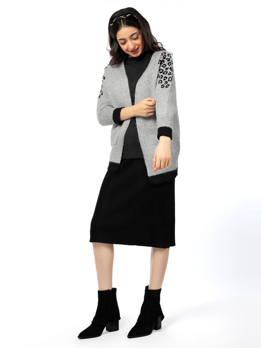 Knitted Cardigan with Contrast Details
