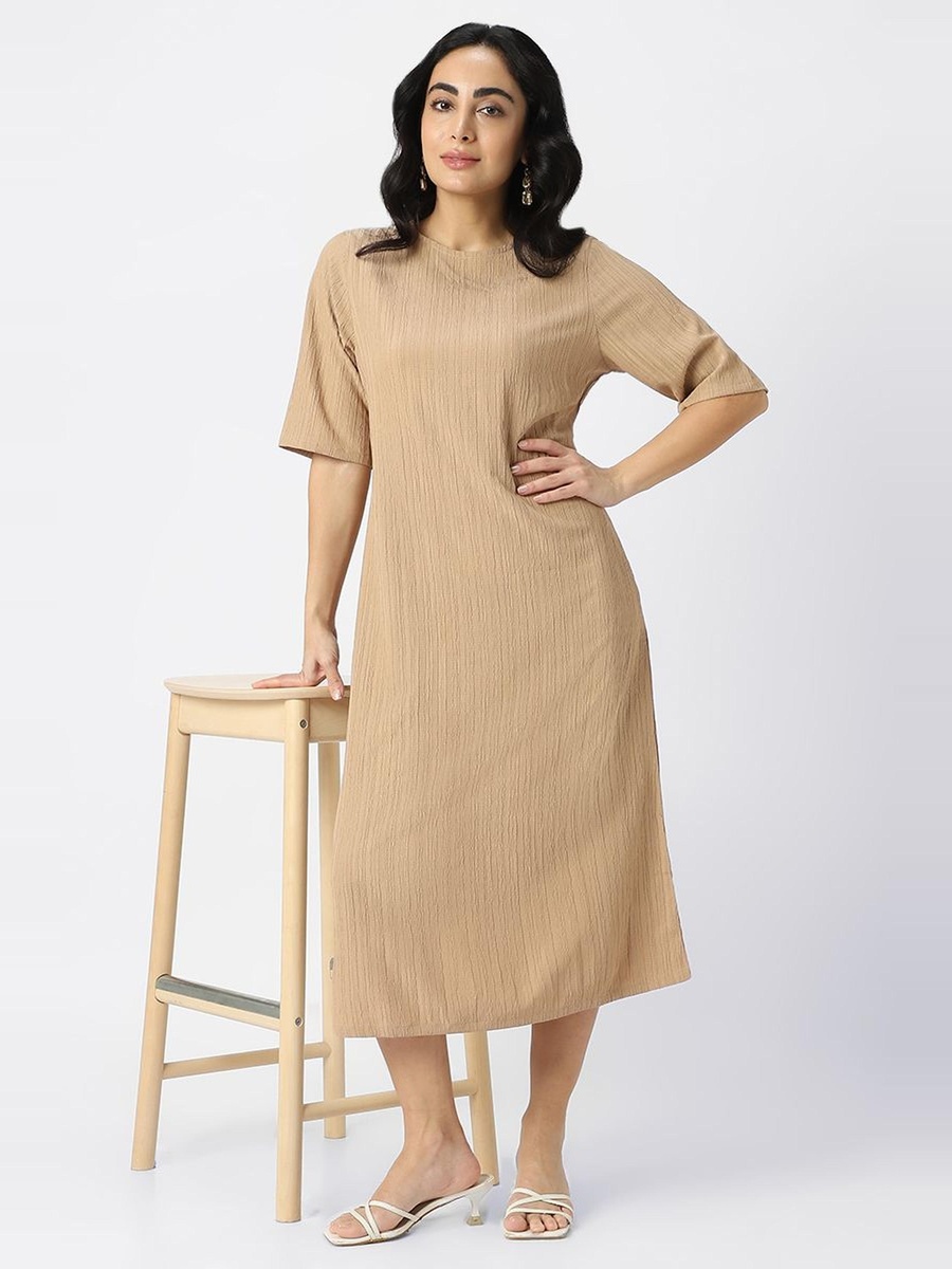 Textured Short Sleeve A-Line Midi Dress
