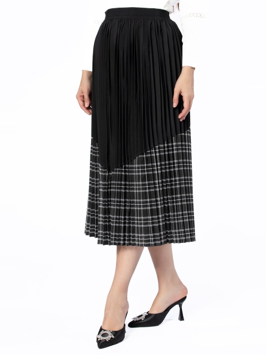 Contrast Skirt with Pleats