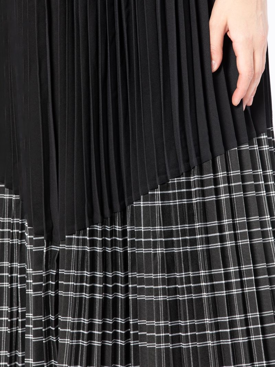 Contrast Skirt with Pleats