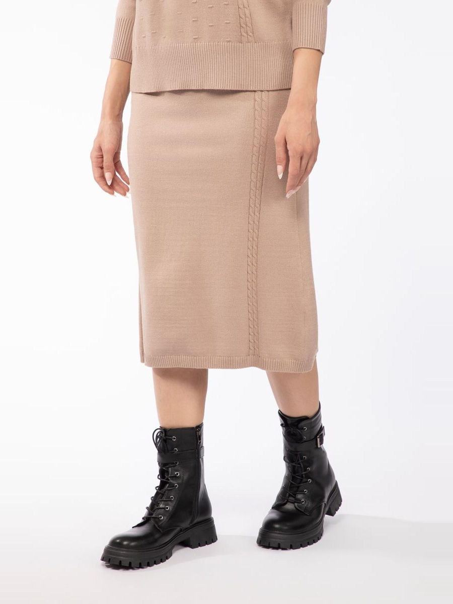 Knitted Skirt with Back Slit