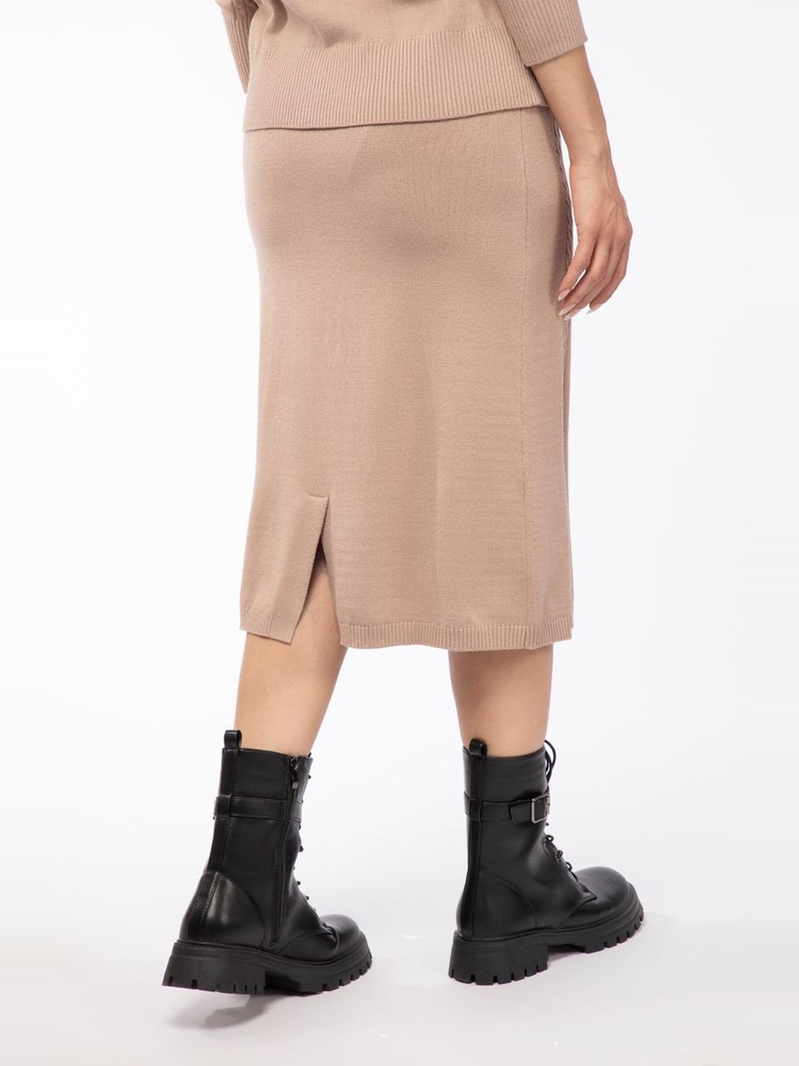 Knitted Skirt with Back Slit