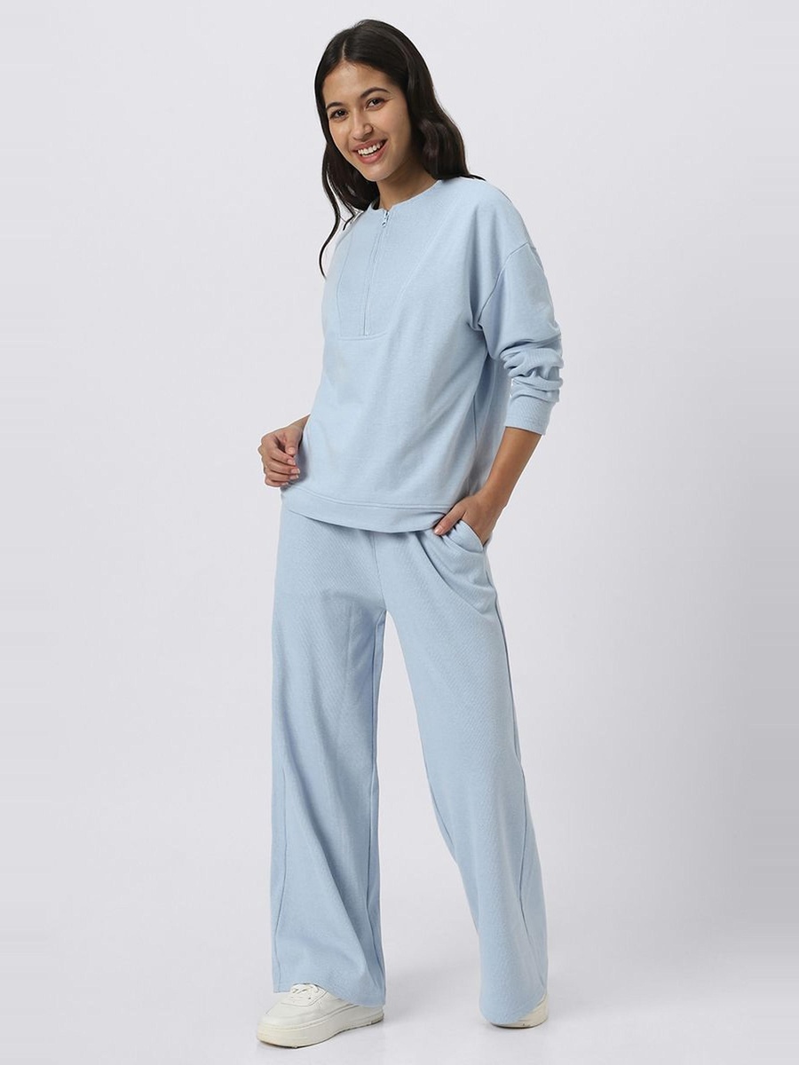 Solid Colored Sweatshirt with Front Zipper