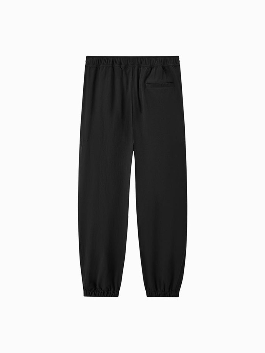 Men Solid Colored Pants with Zipper Pockets