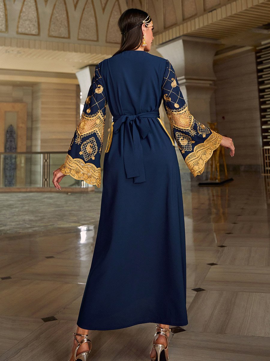 ladies dress in saudi arabia What to Wear in Saudi Arabia Visiting Riyadh and wondering what to wear? The dress code here is actually quite open to Western fashion, but it's always good to keep things