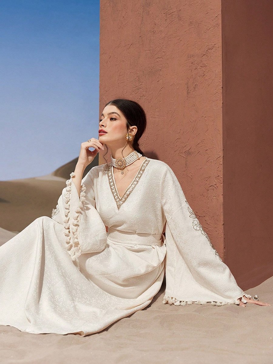 Women Jacquard Jalabiya with Tassel Trim