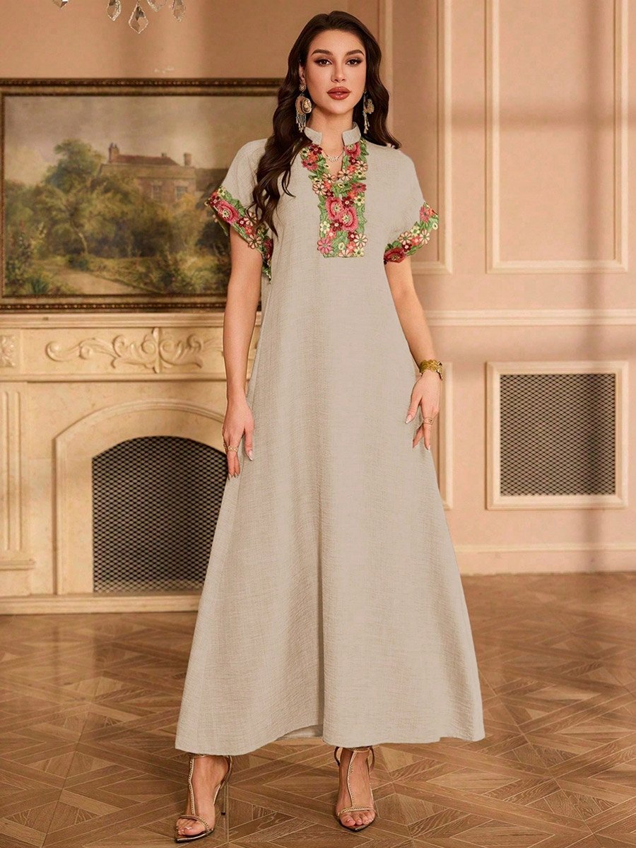 Women Floral Patch Detail Open Collar Jalabiya