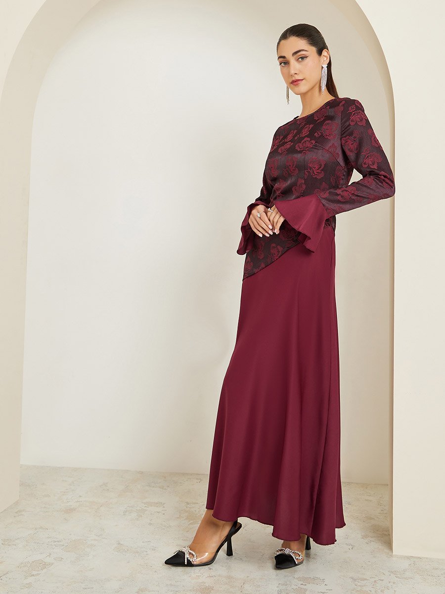 Burgundy Bell Sleeves A-Line Maxi Dress For Women at Bahrain | Styli Burgundy Bell Sleeves A-Line Maxi Dress For Women at Bahrain | Styli