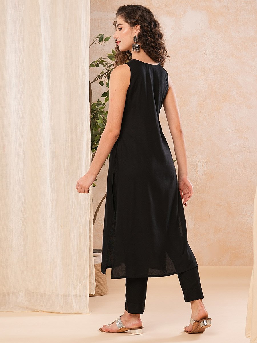 Floral Embroidered Straight Kurta and Elasticated Pants Set