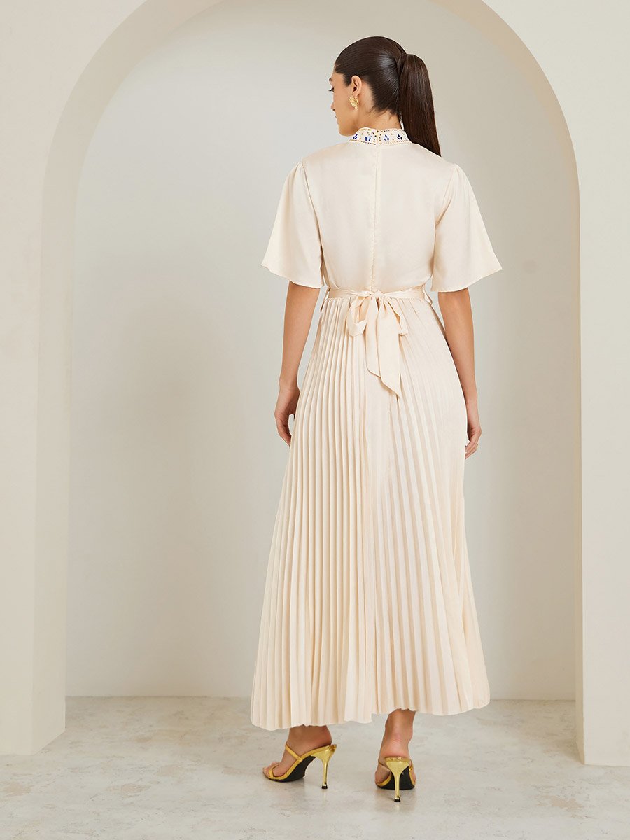 Cream Embellished Pleated A-Line Maxi Dress For Women at Qatar | Styli