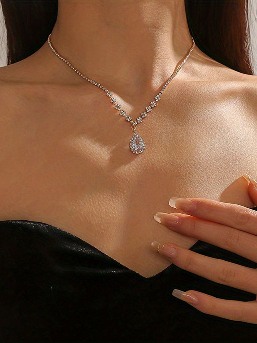 Contrast Embellished Necklace with Drop Pendant