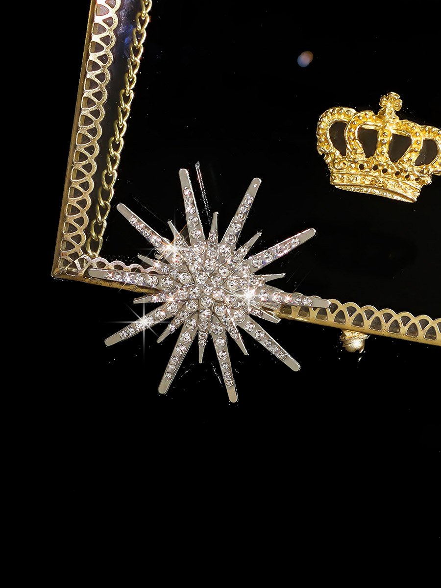 Sea Urchin Shaped Rhinestone Embellished Brooch