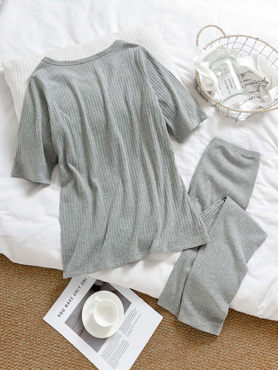 Women Grey Ribbed Knit Top and Pyjama Set