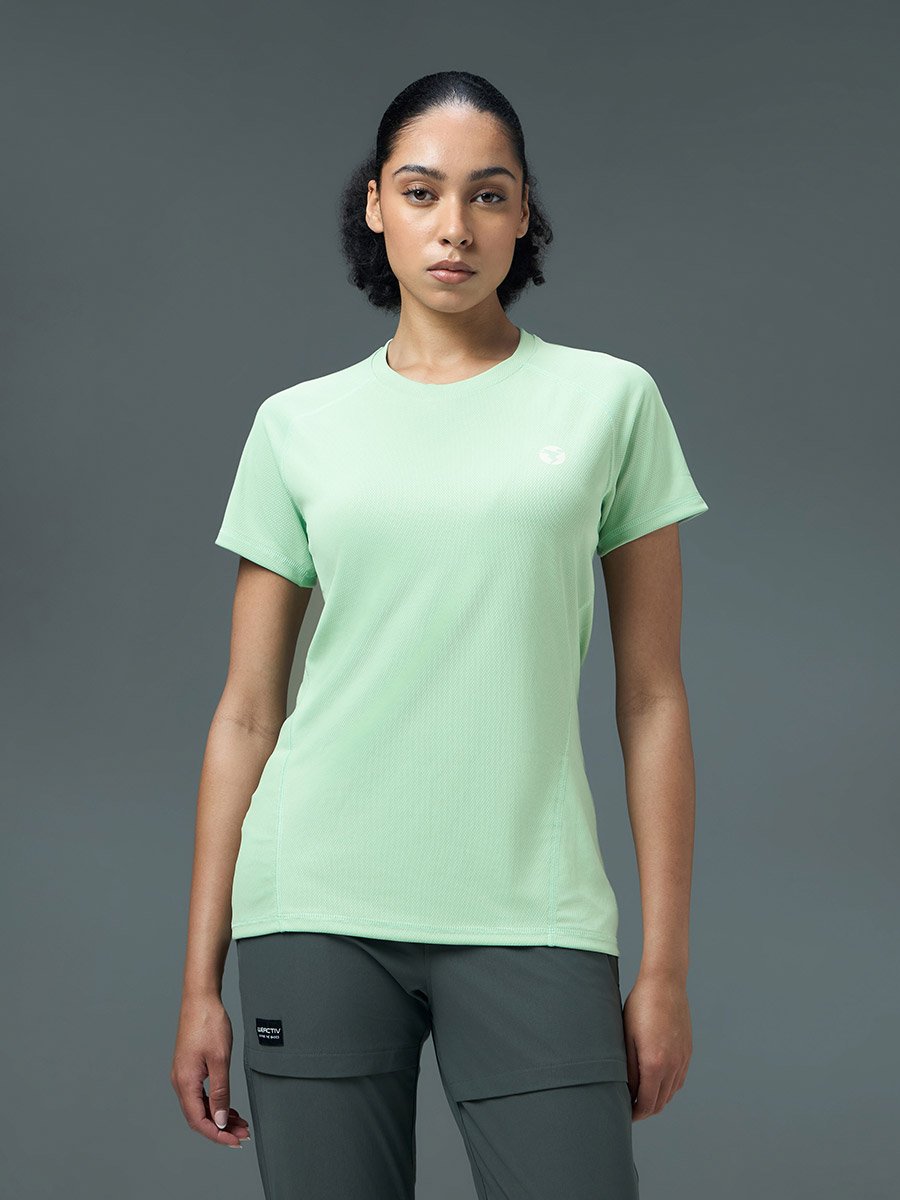 Women Solid Slim Fit Crew Neck T-Shirt