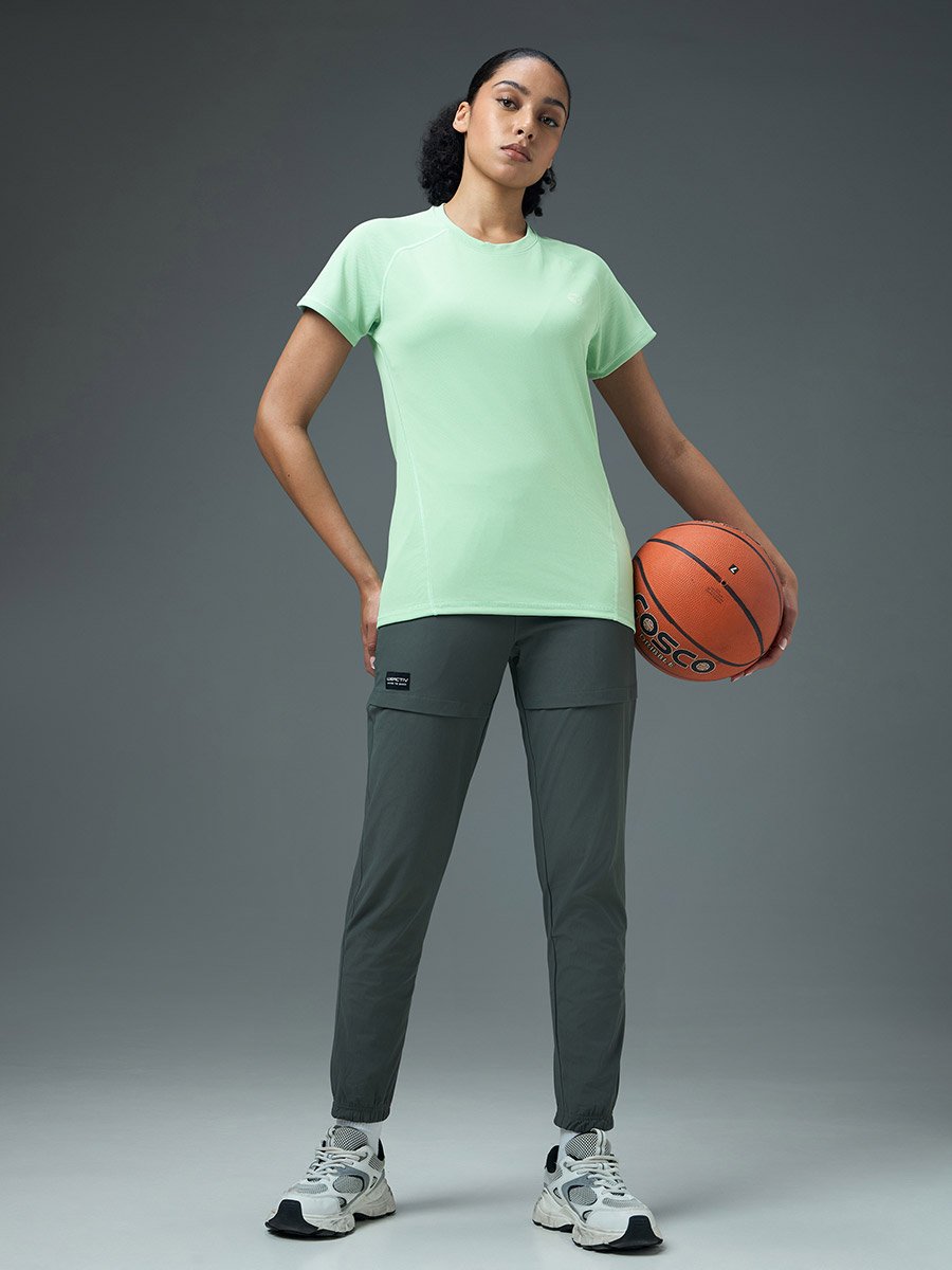 Women Solid Slim Fit Crew Neck T-Shirt
