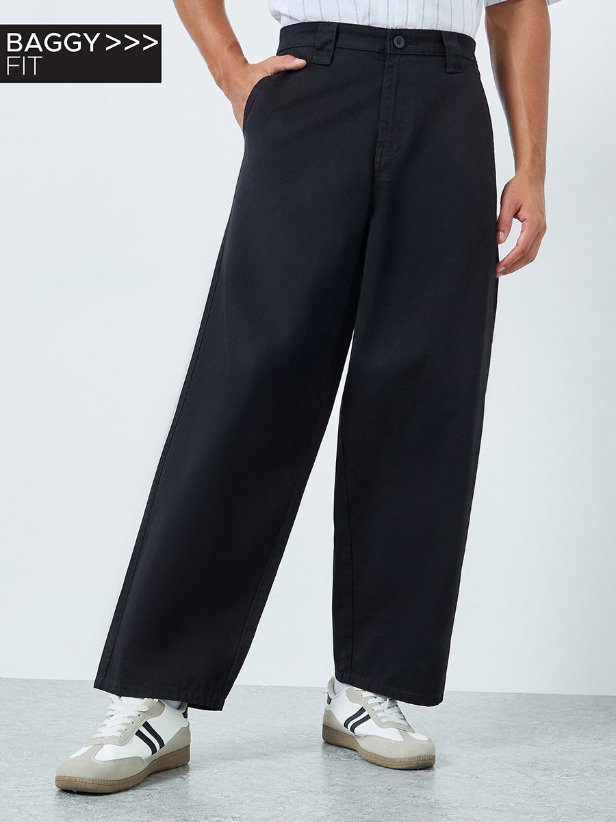 Men Black Solid Baggy Pants with Key Loop