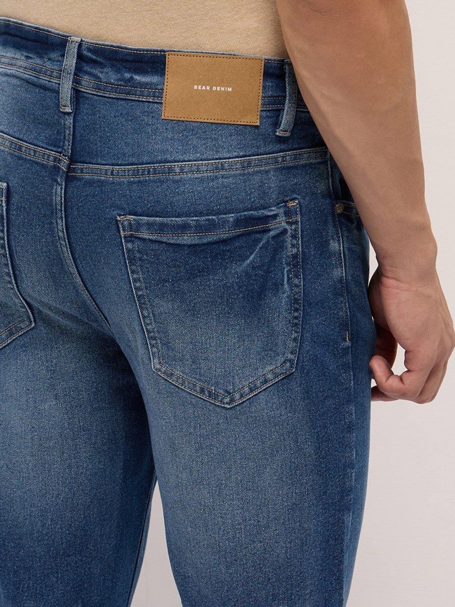 Men Cotton Blend Mid Rise Slim Fit Jeans