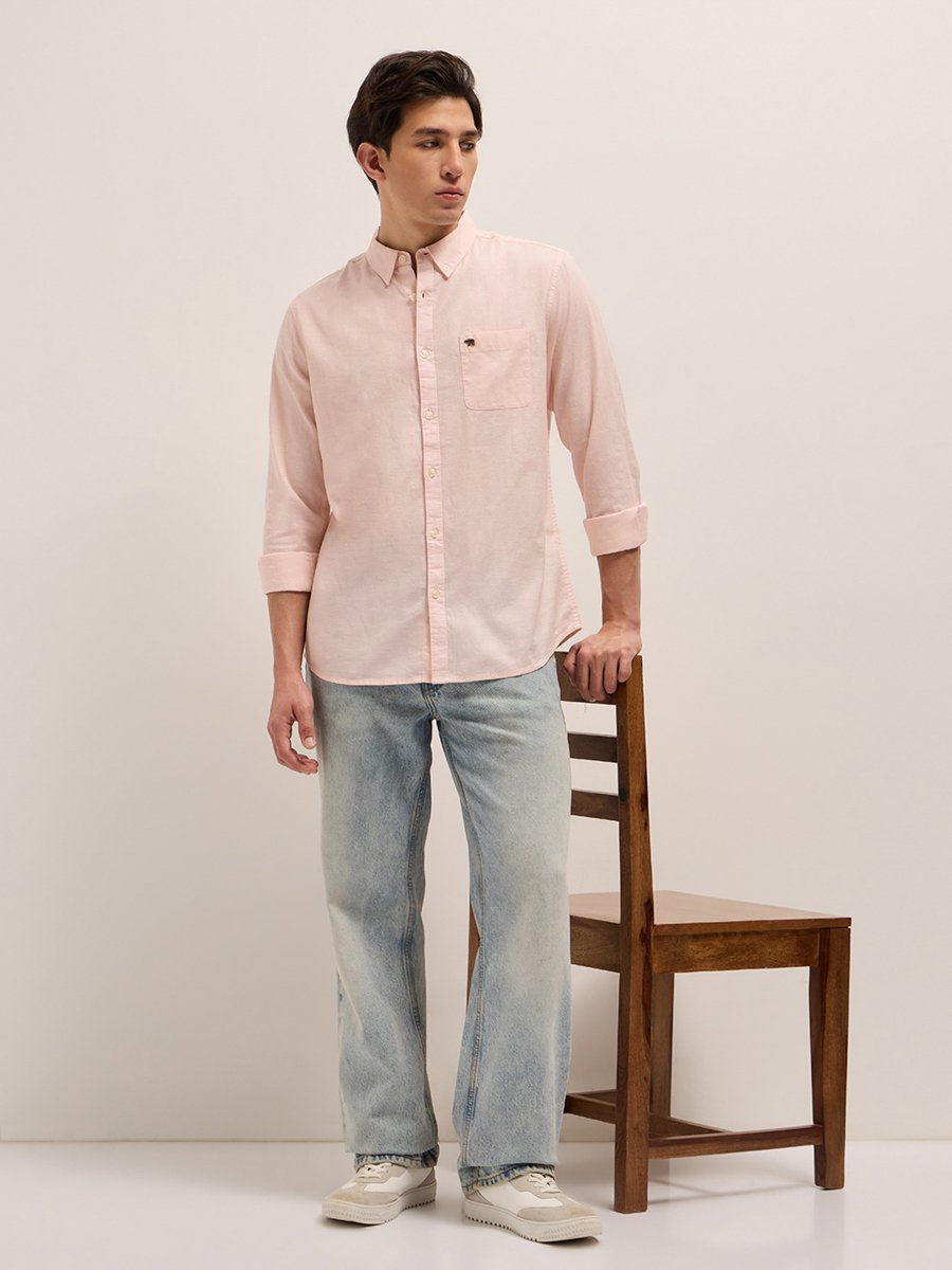 Men Solid Slim Fit Casual Shirt