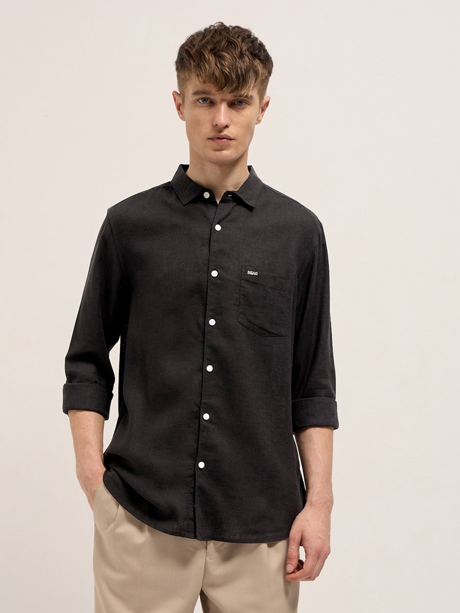Men Solid Slim Fit Casual Shirt
