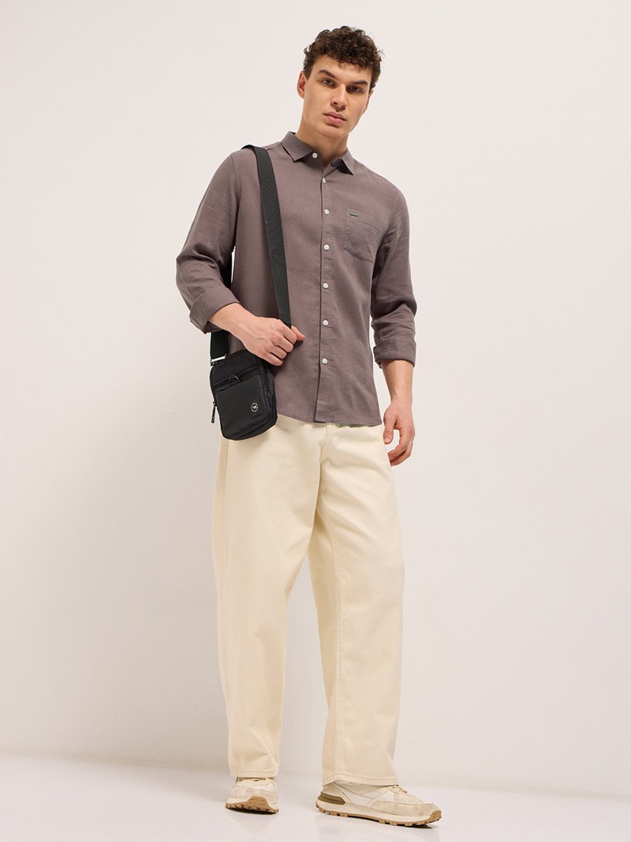 Men Solid Slim Fit Casual Shirt