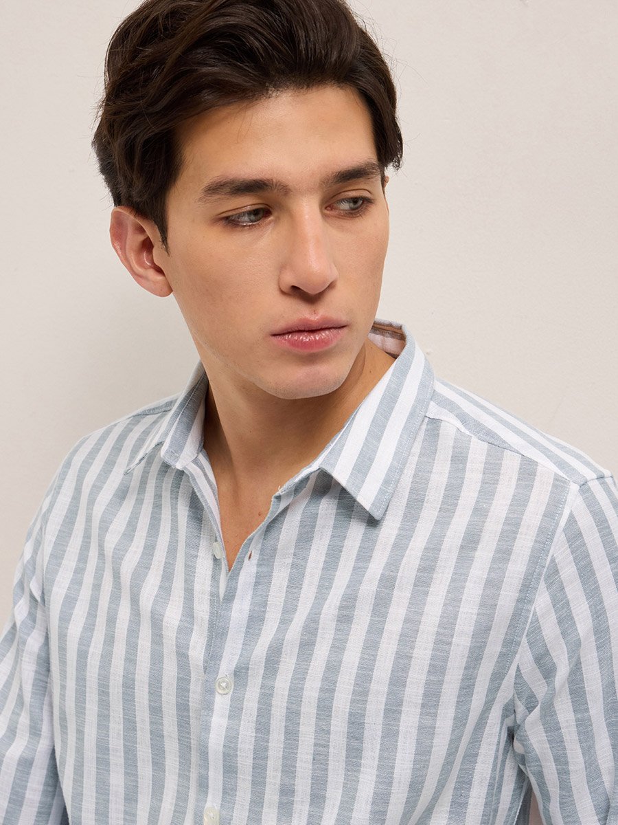Men Stripes Slim Fit Casual Shirt