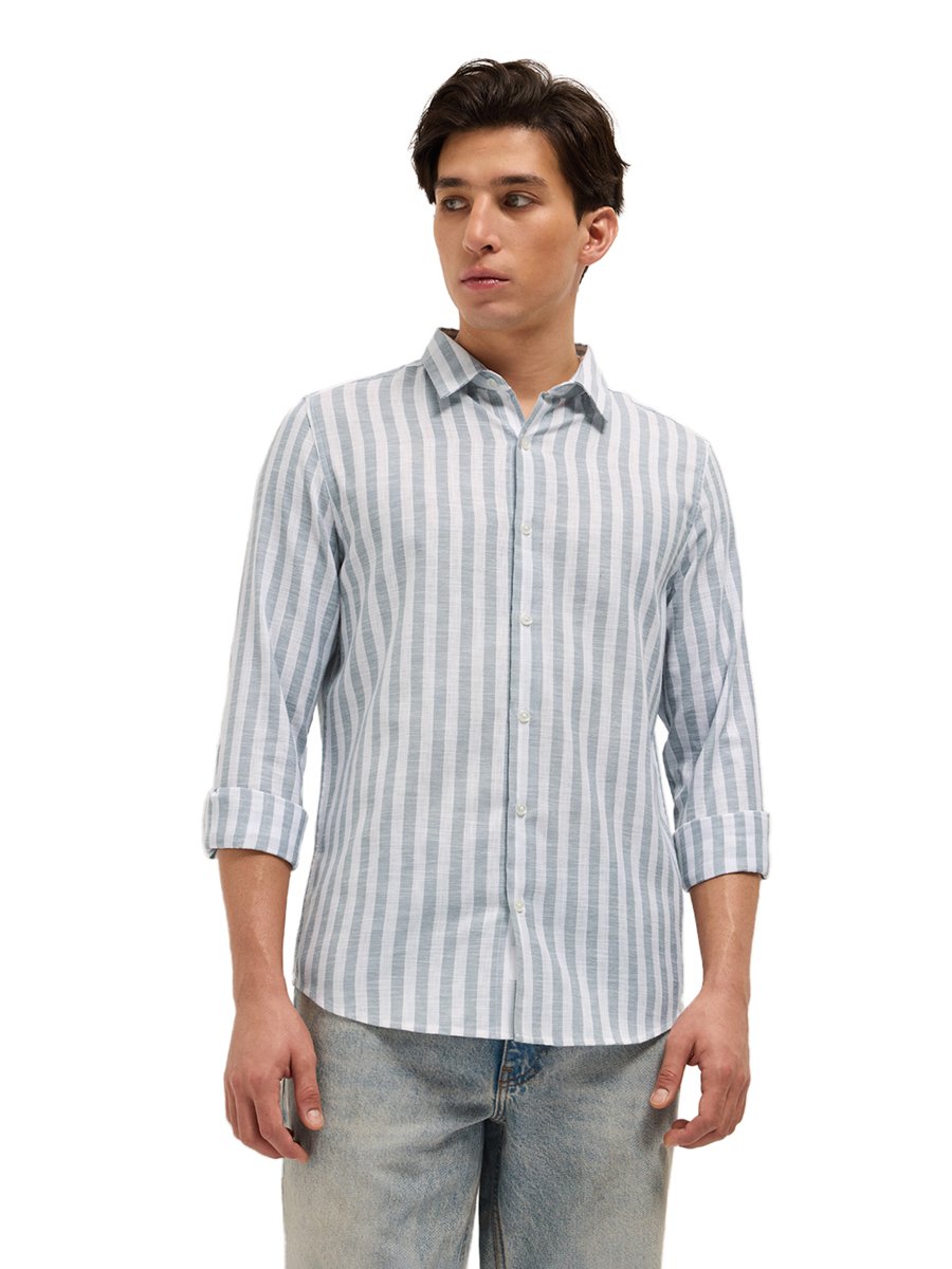 Men Stripes Slim Fit Casual Shirt