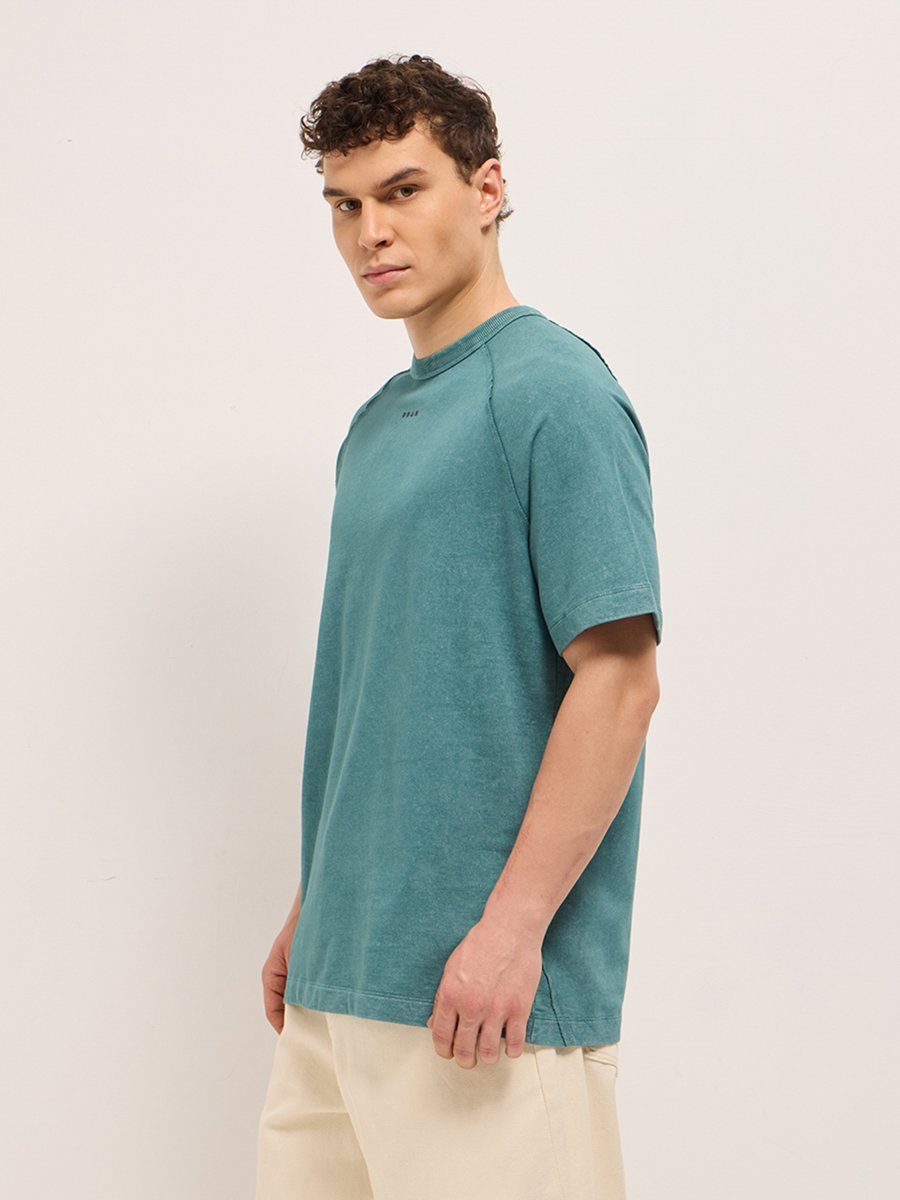 Men Washed T-Shirt With Raglan Sleeves