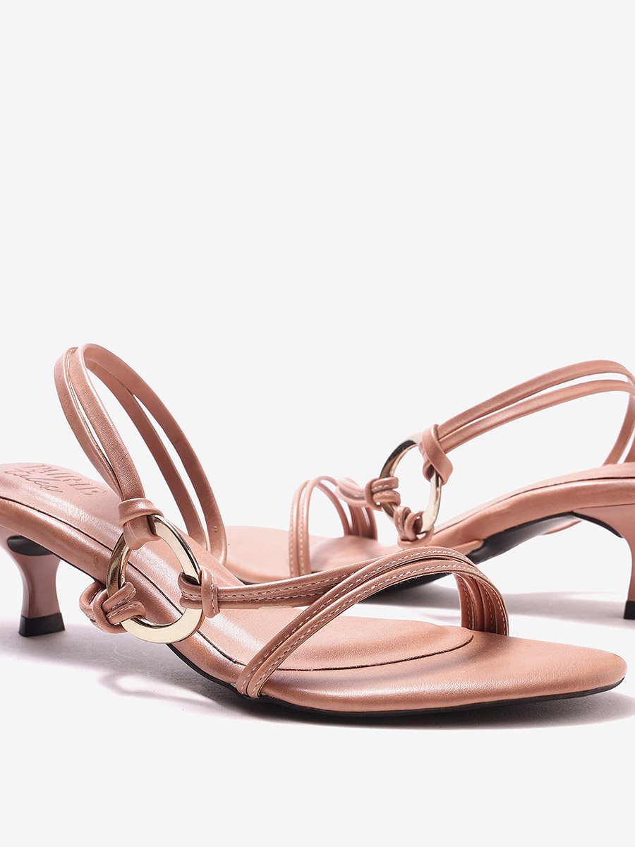 Women Crisscross Strap Sandals with Metallic Ring