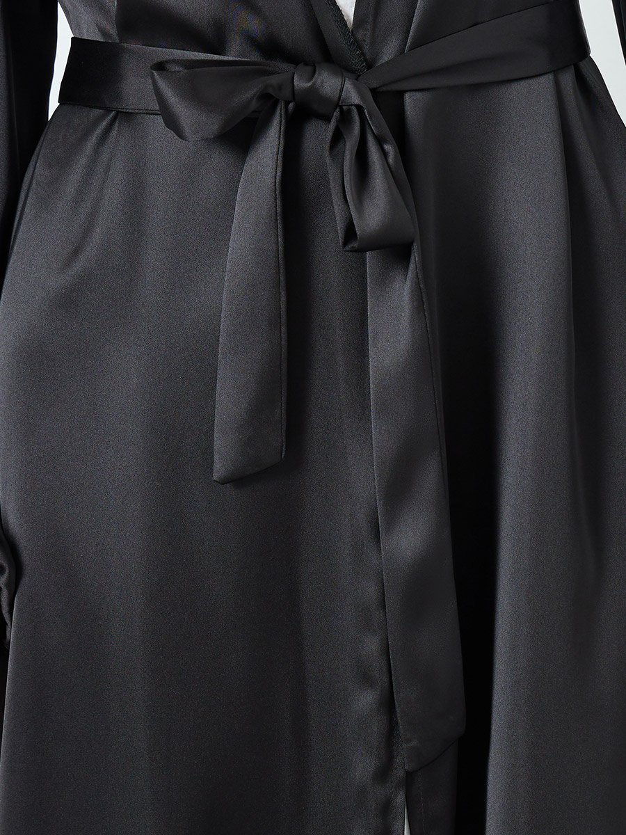 عباية ساتان سادة بأكمام طويلة
