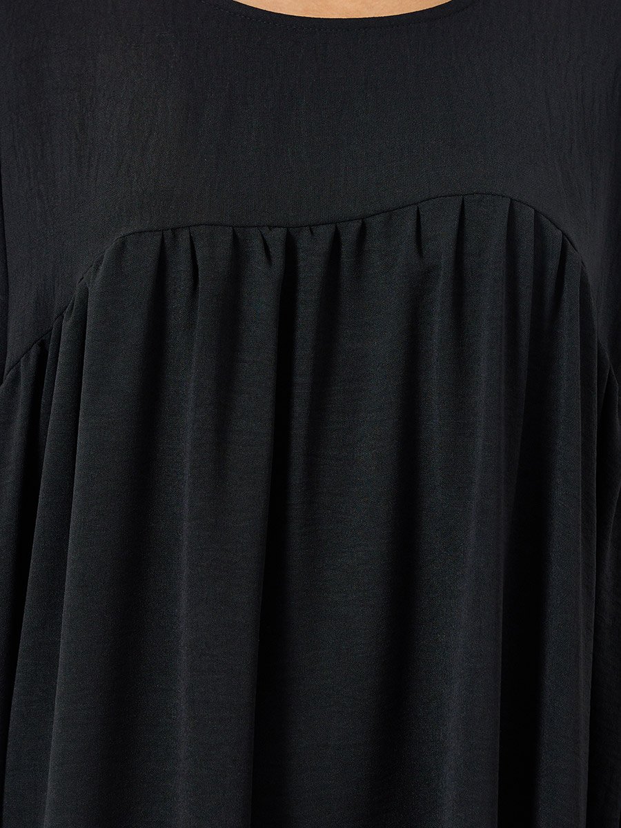 Women Black Round Neck Pleated Jalabiya