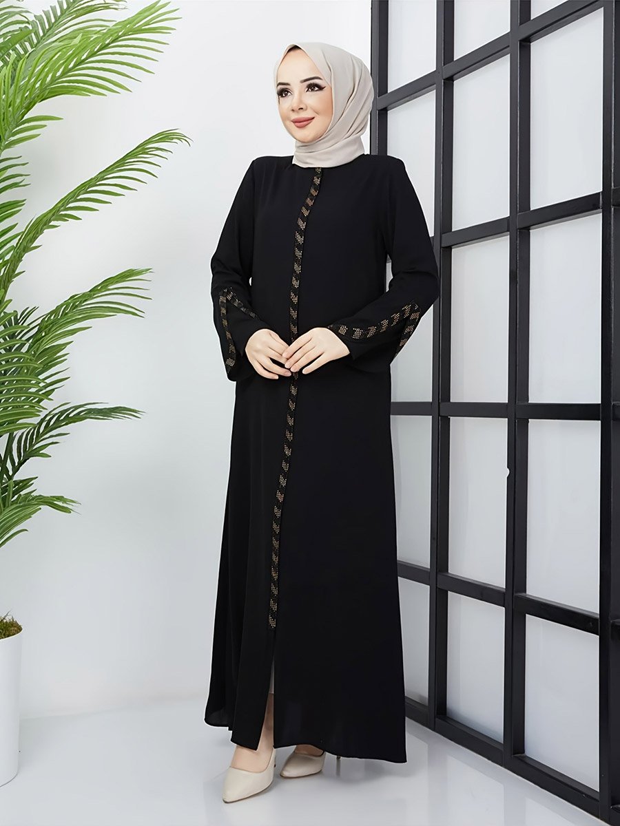 عباية بحافة واسعة مزينة