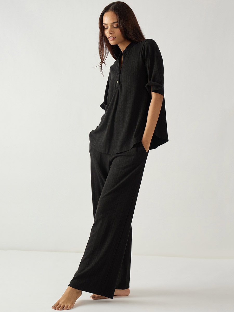 طقم ملابس منزلية بلوزة وبنطلون جيرسيه بنسيج بارز