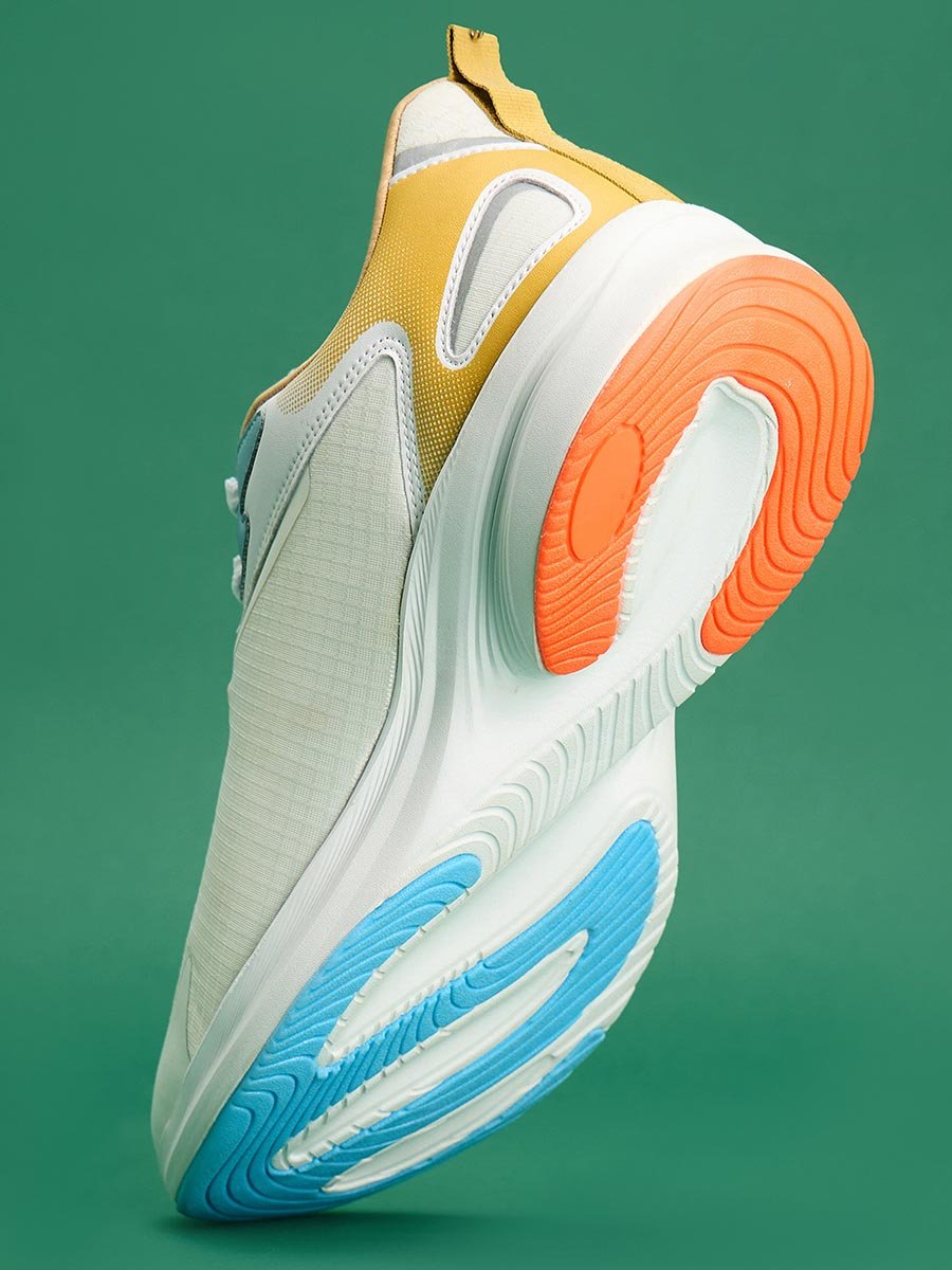 Men De Lux Lace-Up Training Shoes