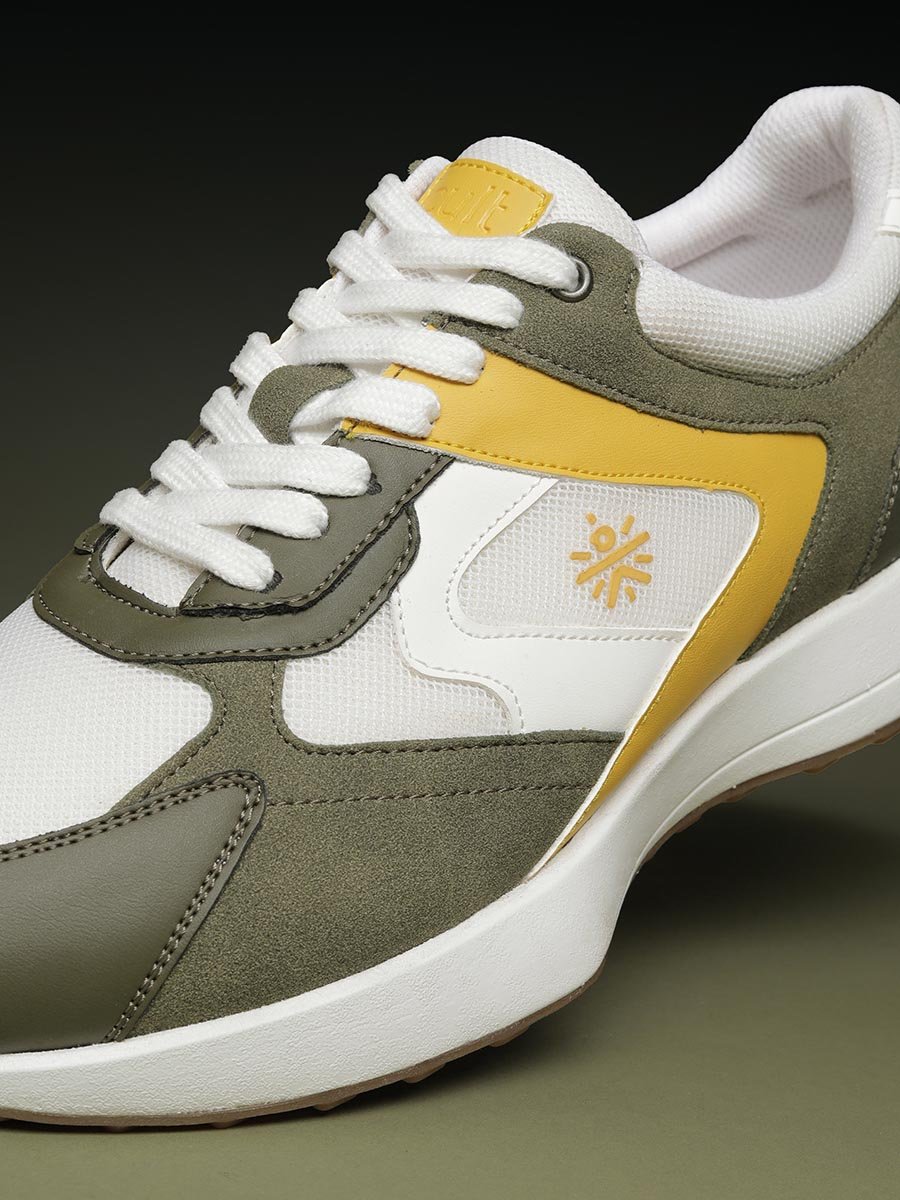 Men Easy Breezy Lace-Up Sneakers