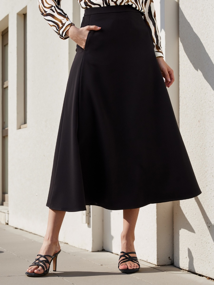 Pocket Detail A-Line Midi Skirt with Zip Closure