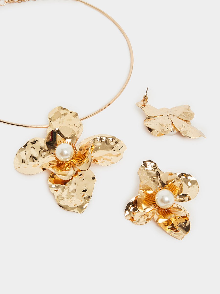 Gold Floral Choker and Earring Set