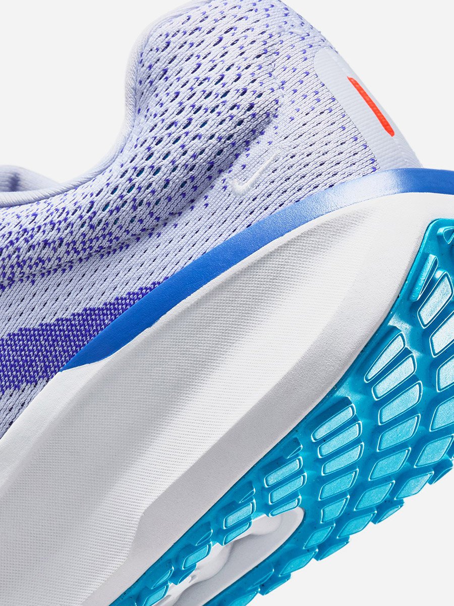 Winflo 11 Road Running Shoes
