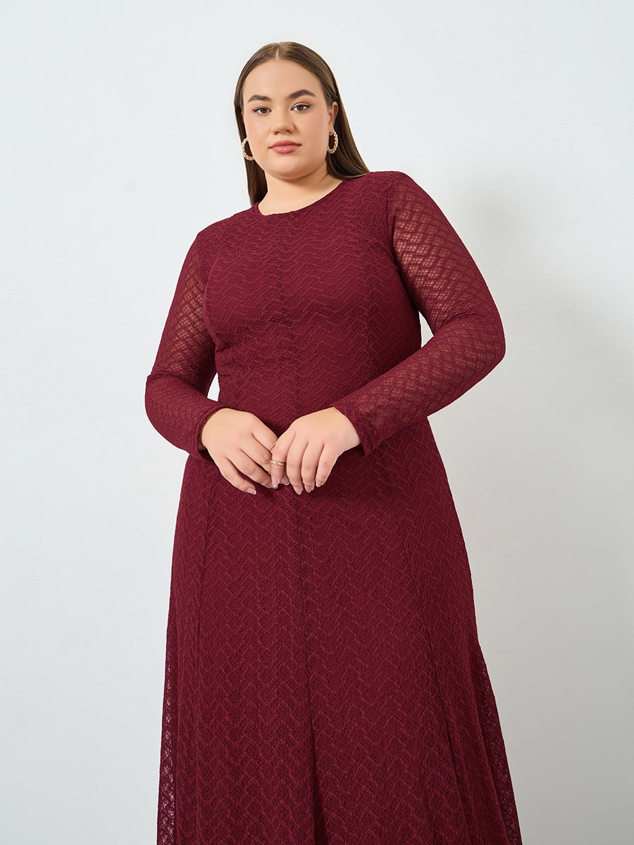 Plus Size Burgundy Lace Insert A-Line Maxi Dress For Women at Bahrain | Styli Plus Size Burgundy Lace Insert A-Line Maxi Dress For Women at Bahrain | Styli