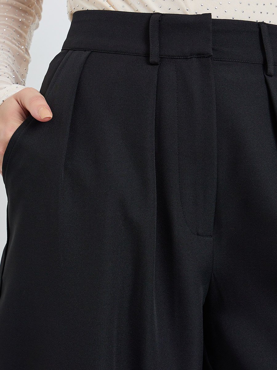 Black Solid Barrel Fit Trousers