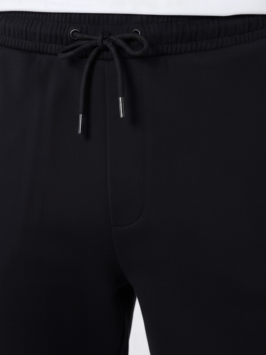 Men Relaxed Fit Joggers with Panel Detail