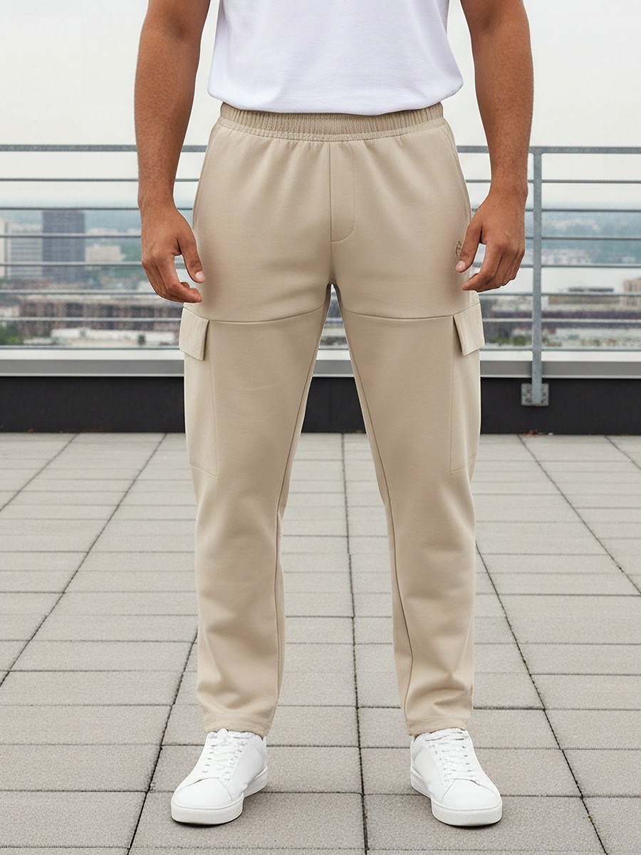 Men Regular Fit Cargo Joggers with Pockets