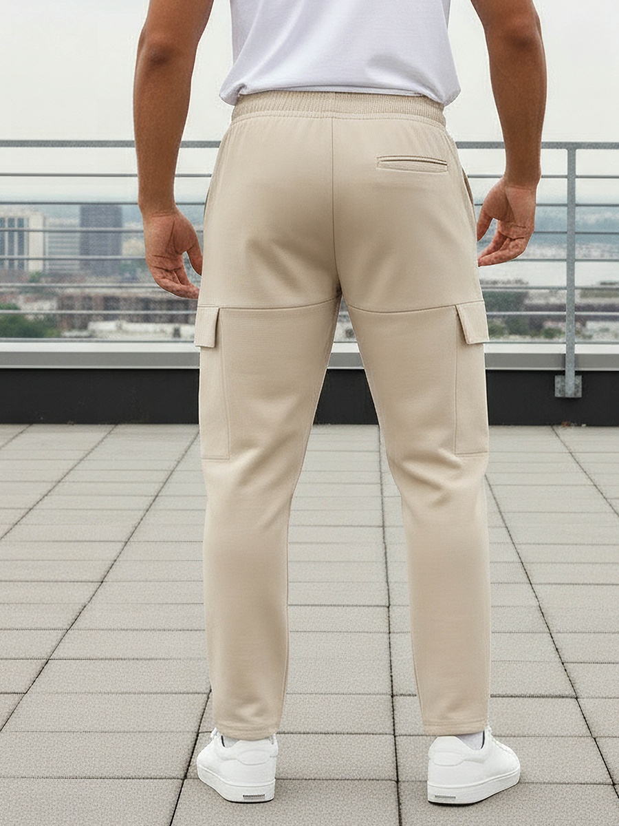 Men Regular Fit Cargo Joggers with Pockets