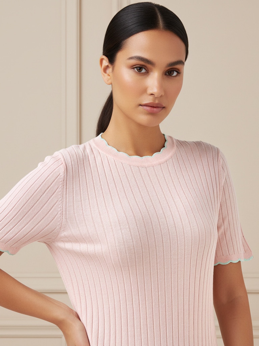 سويت شيرت مضلع بياقة مموجة