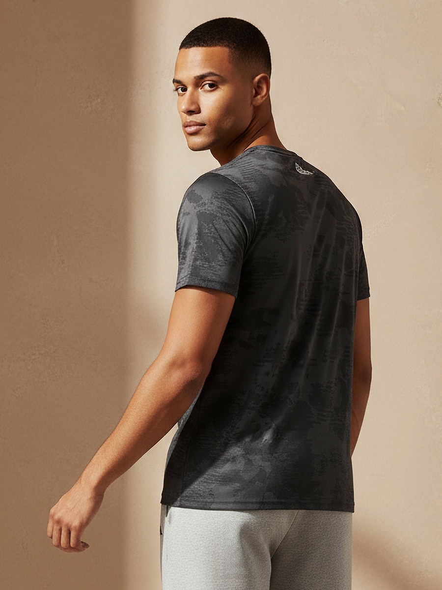 Men Printed Performance T-Shirt