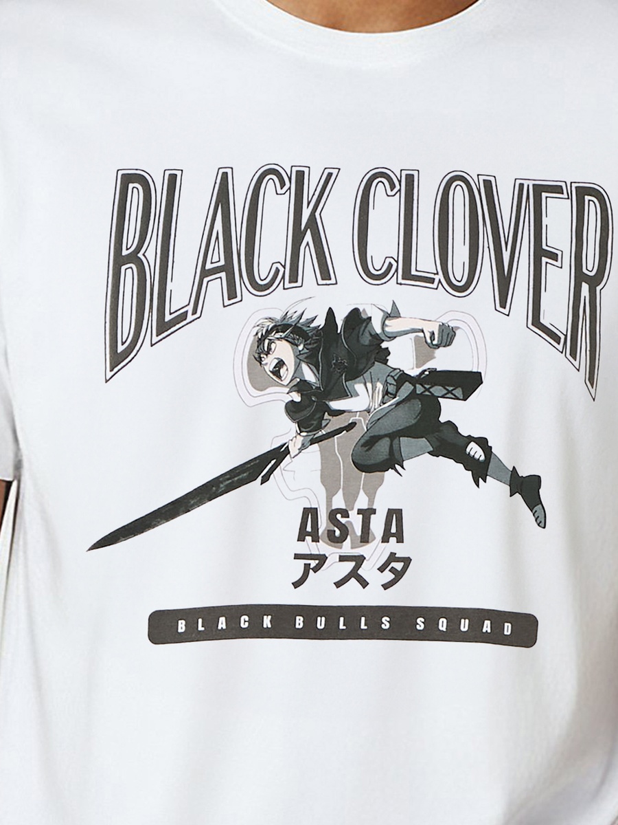 Men Regular Fit Crew Neck Short Sleeves Black Clover Print T-Shirt