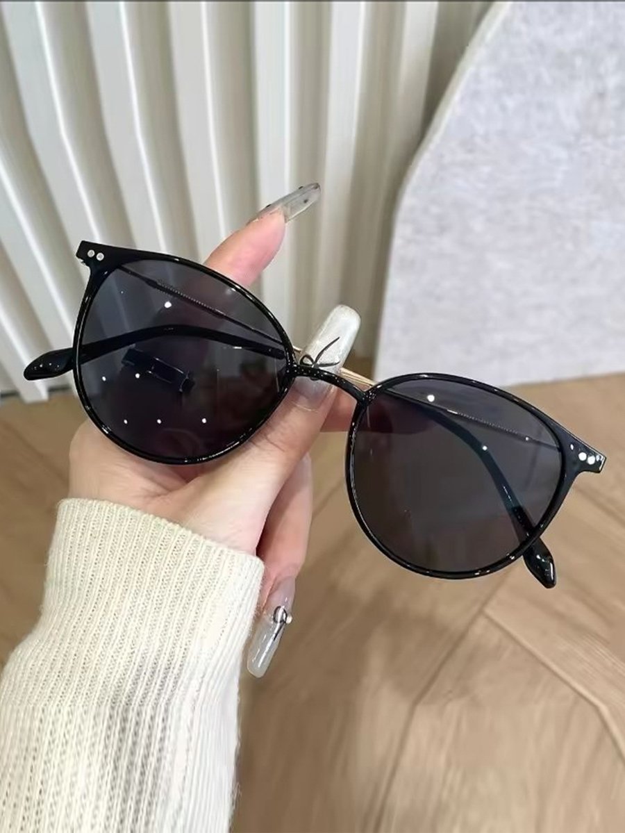 Black Round Sunglasses
