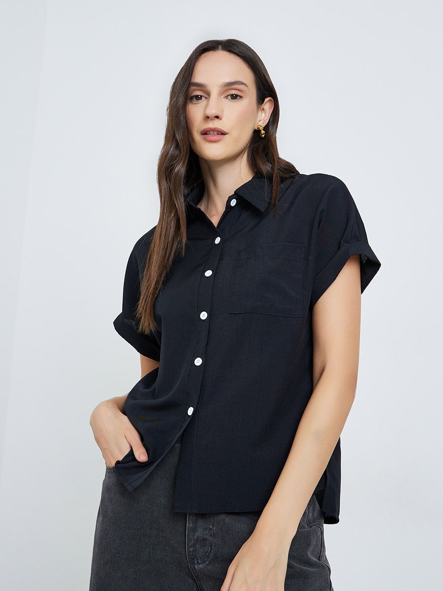 Black Short Sleeve Button-Down Shirt