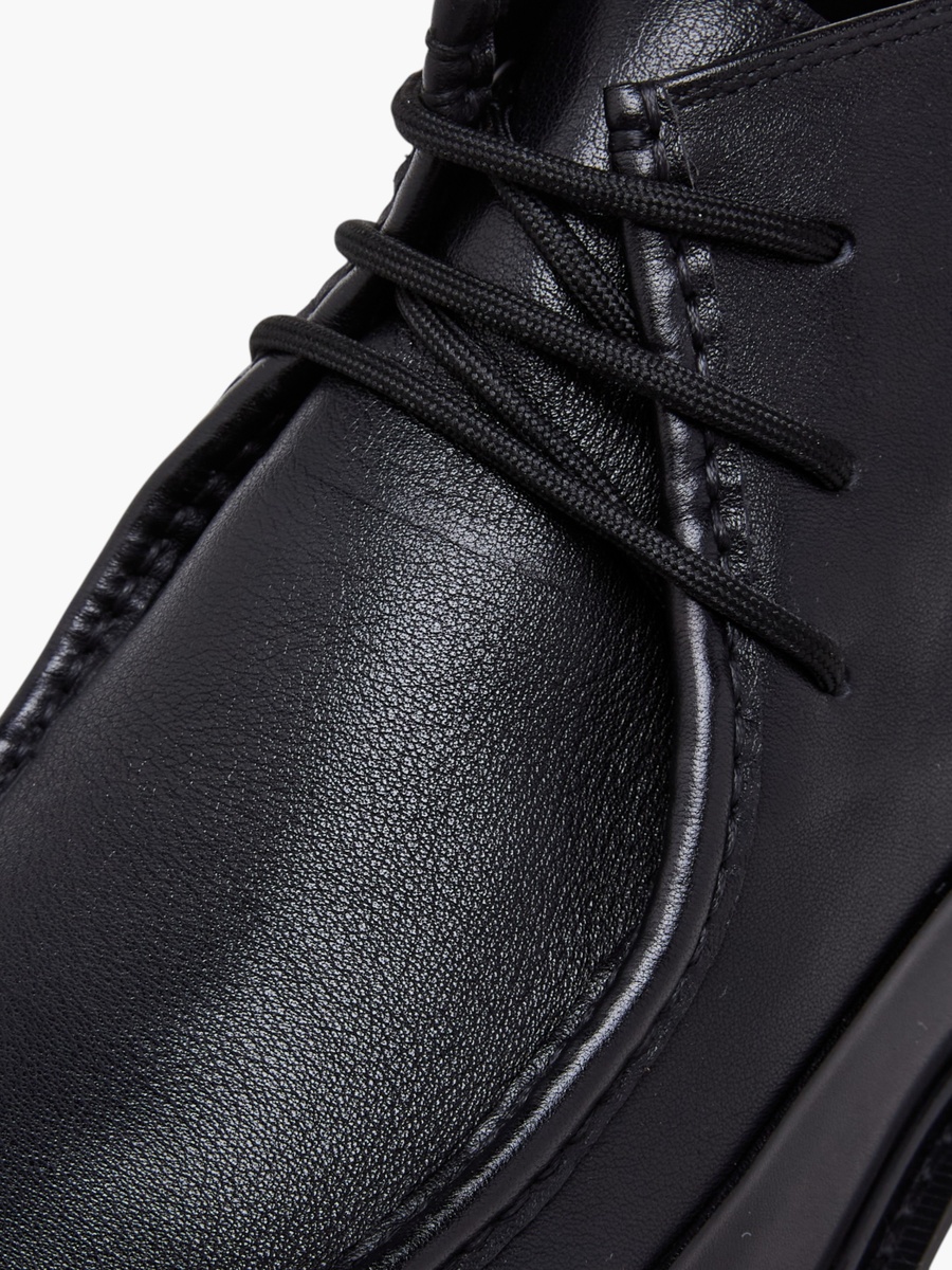 Men Lace-Up Chukka Boots