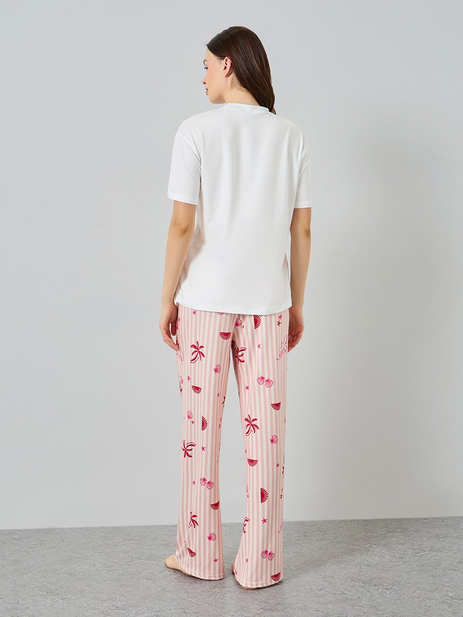 Women Pocket Detail T-Shirt and Printed Pyjama Set